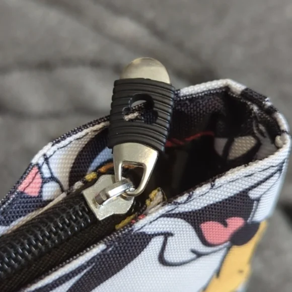 Disney Mickey and Friends Tote Bag Brand New - Picture 10 of 16